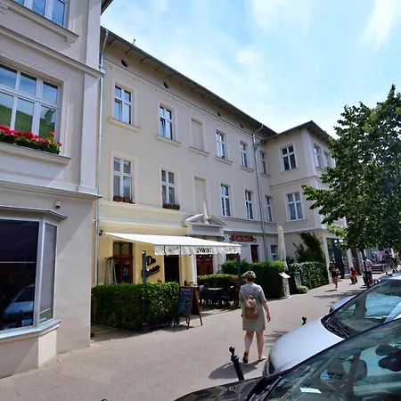 Chic & Elegant Victus By Renters Apartament *