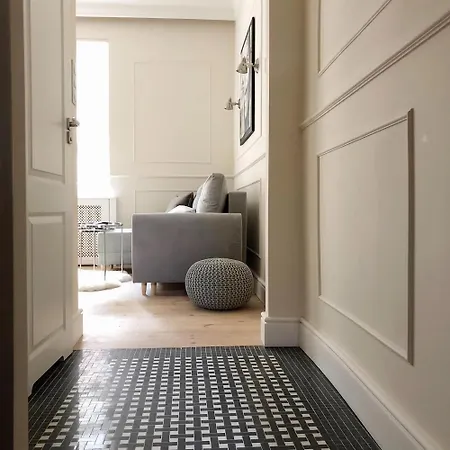 Chic & Elegant Victus By Renters Apartament